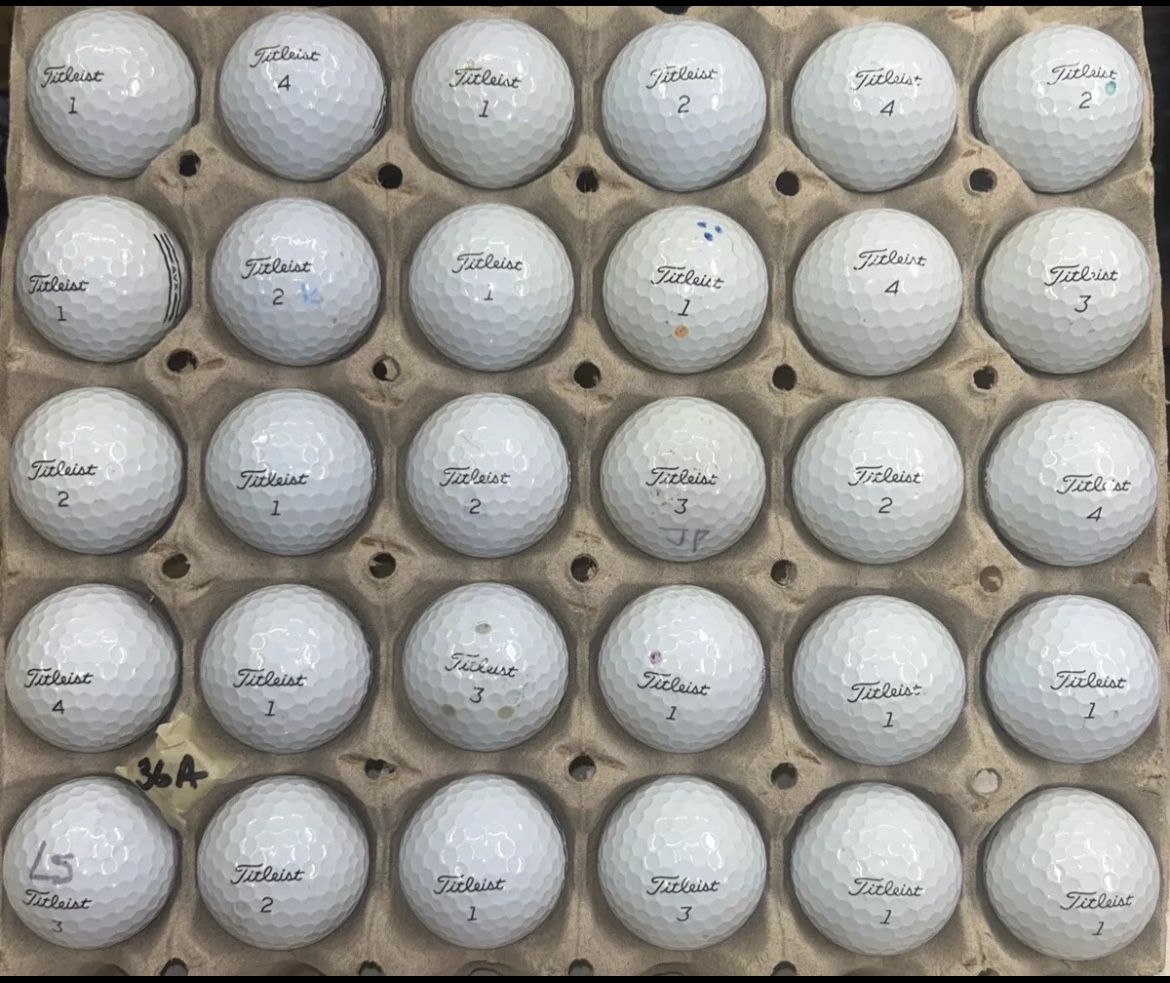 30 Titleist AVX Golf Balls 4a Lot A36