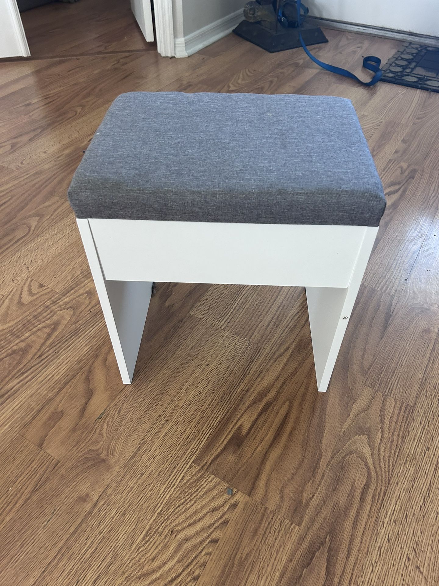 Stool / Seat