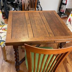 Brand New Solid Oak kitchen table 