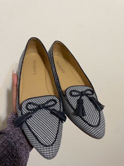 Women’s Talbots 7.5 flats in good condition -3$