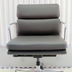 Herman Miller Eames Soft Pad Office Chair - Pneumatic Height  + Still Available 