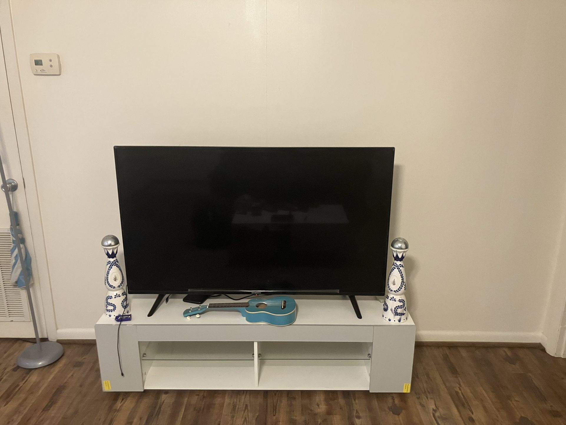 TV