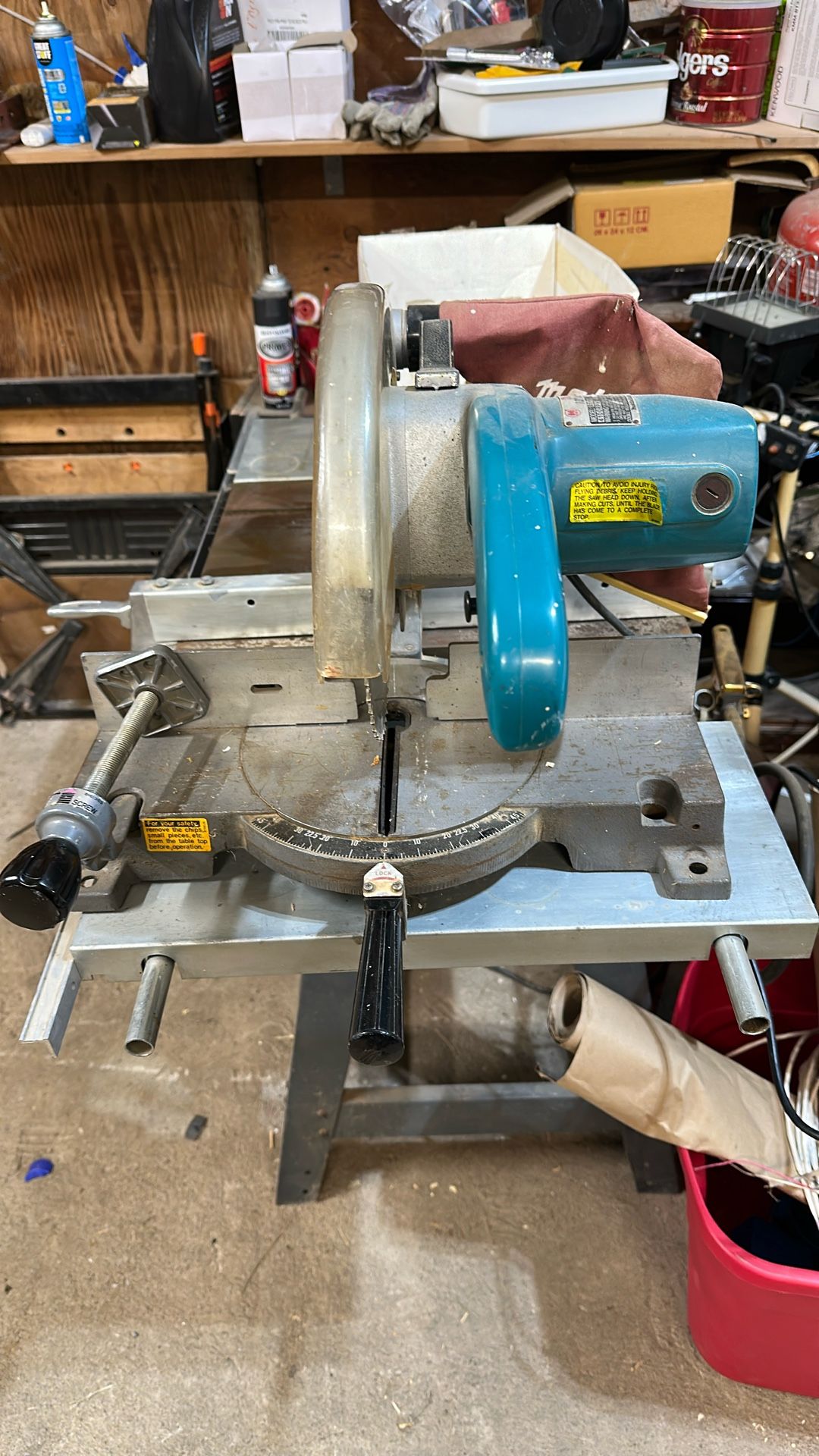 Makita 10” Mitre Saw. Old School Heavy Avanti Fine Wood Blade 