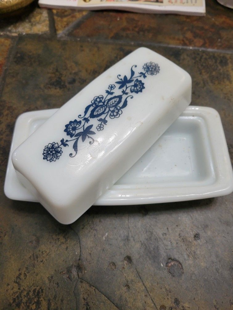Vintage Pyrex milk glass butter dish.