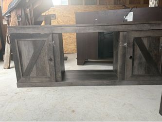 Really nice entertainment stand