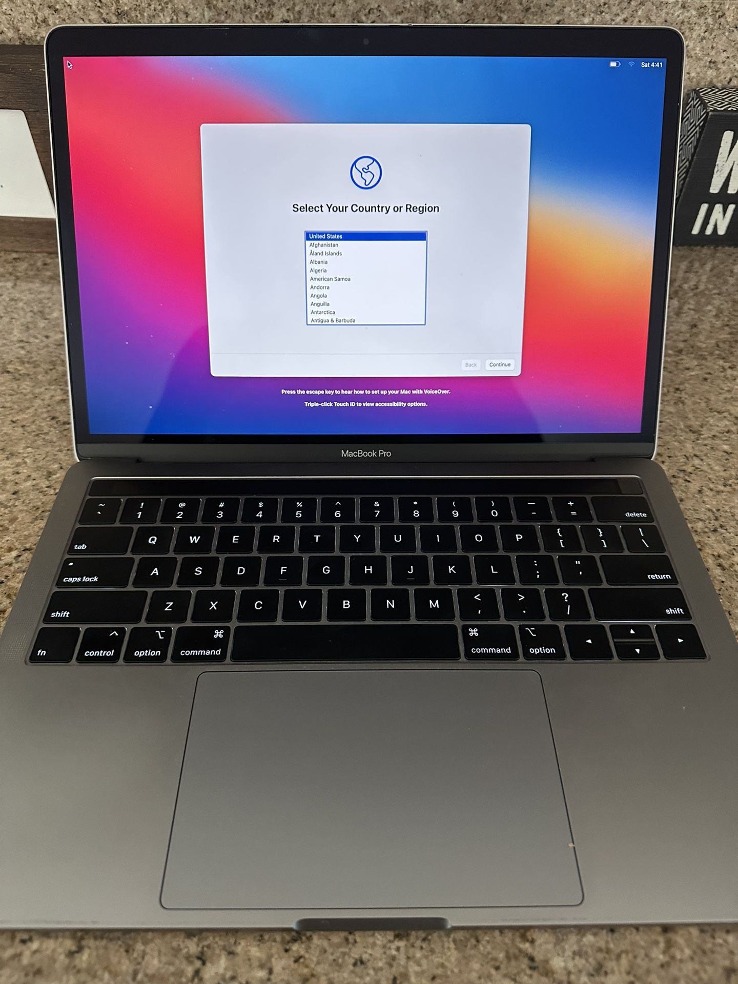 Excellent Condition Apple MacBook Pro 2019 13” I5 8gb Ram 128gb