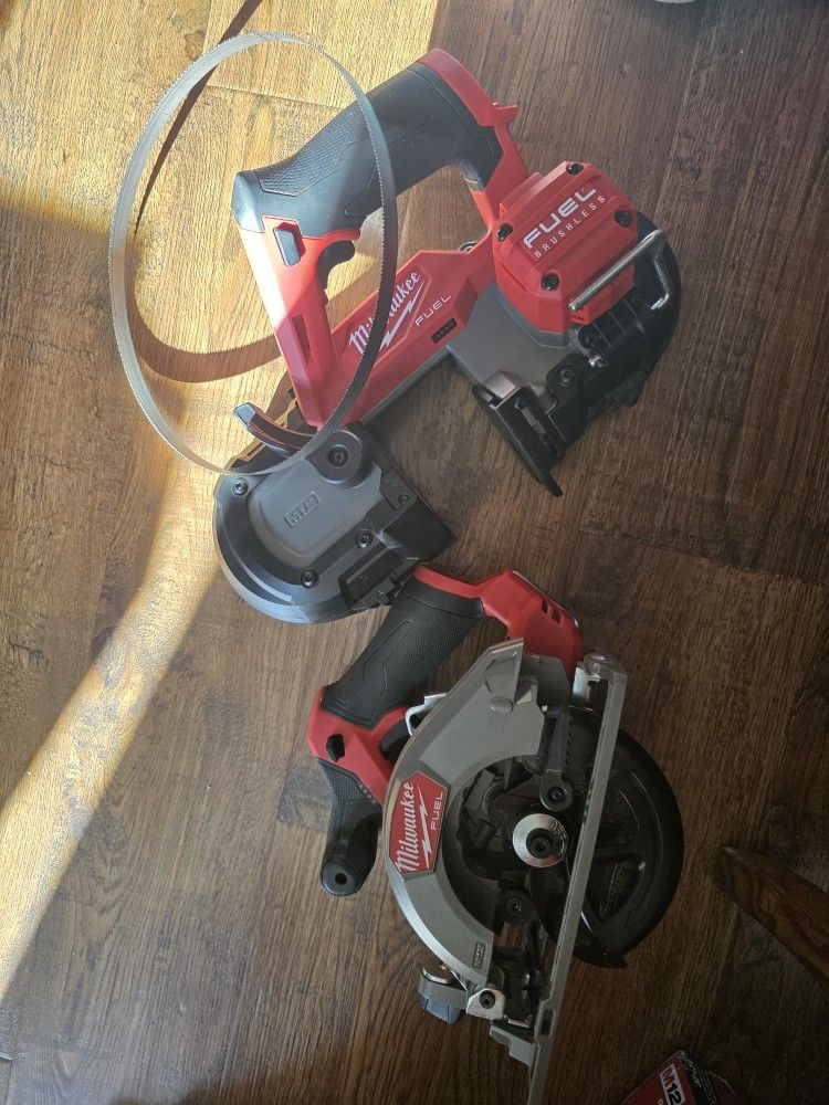 Milwaukee M12 Bend Saw And Cicular Used