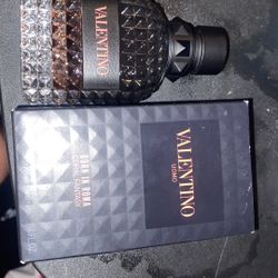 Valentino Born In Roma Coral Fantasy