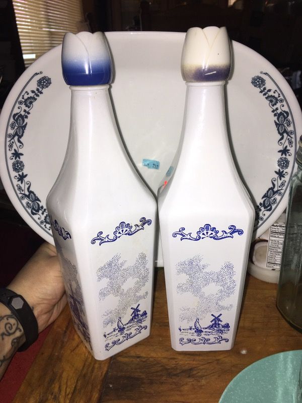 Vintage Decorative Liquor Bottles Match This Pyrex Pattern Well