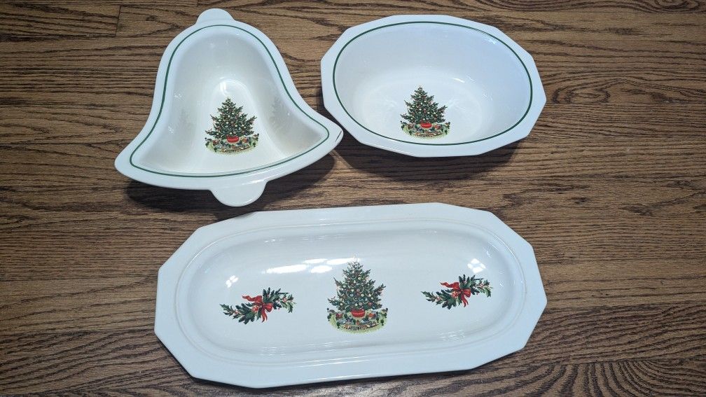 Pfaltzgraff Christmas Heritage Dishes