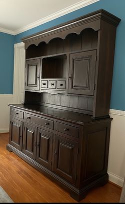 Solid Wood China Cabinet / Hutch – Excellent Condition