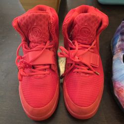 Yeezy Red Octobers Size 10 NEW