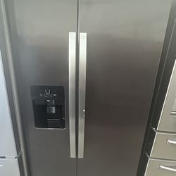 Whirpool beautiful  Black Side by Side Refrigerator 