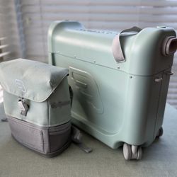 Stokke JetKids Travel Bundle​: BedBox + Crew Backpack