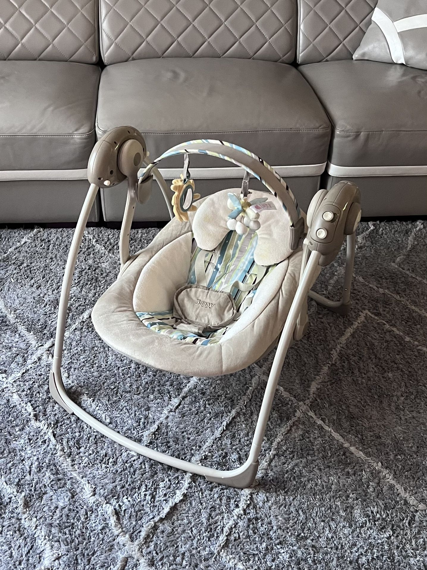 Boppy Rock in Comfort Swing 