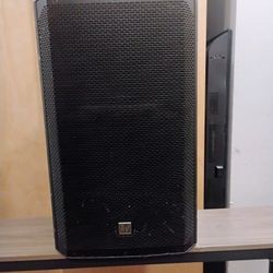 ELECTRO-VOICE ZLX-200 15" 2way Powered Loudspeaker