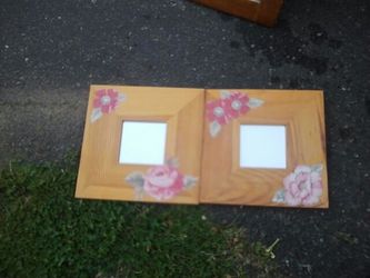 mirror hanges decoration