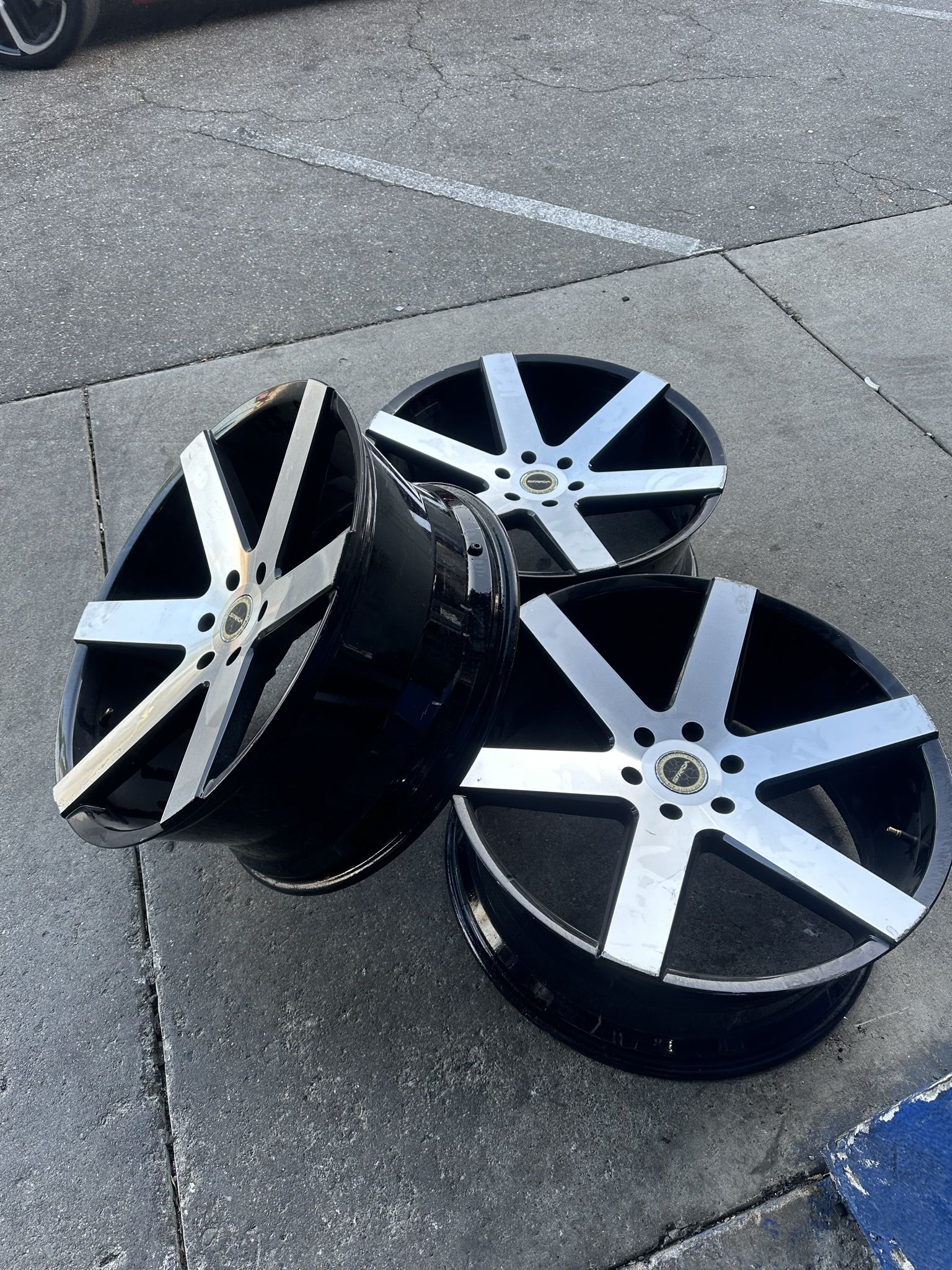 24” Strada Wheels