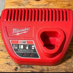 Milwaukee Charger 