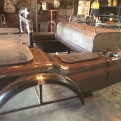 Welding bed