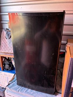 Black Mini Fridge Compact Refrigerator