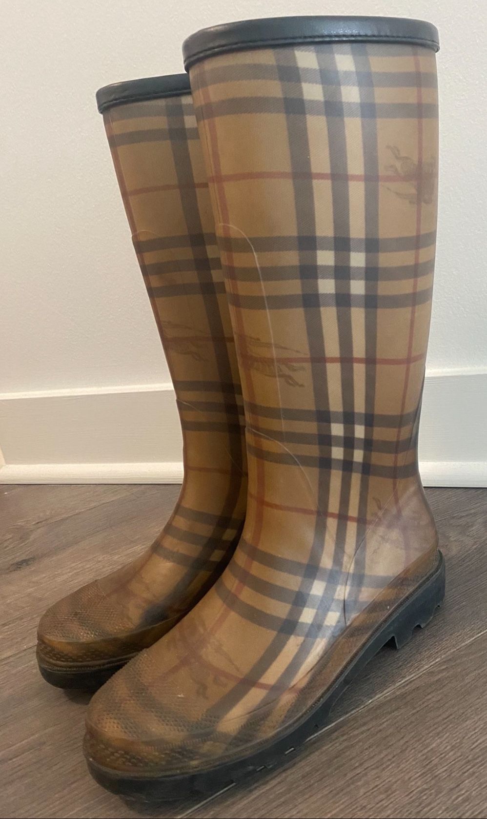Authentic Burberry Rain Boots Size 39/8.5