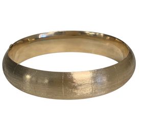 Gold bangle #32585