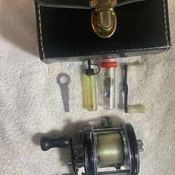Ambassadeur 5000C. Reel. With Accessories 