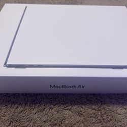 13 Inch Macbook Air M4 2025