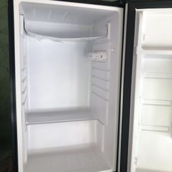 Magic chef mini fridge