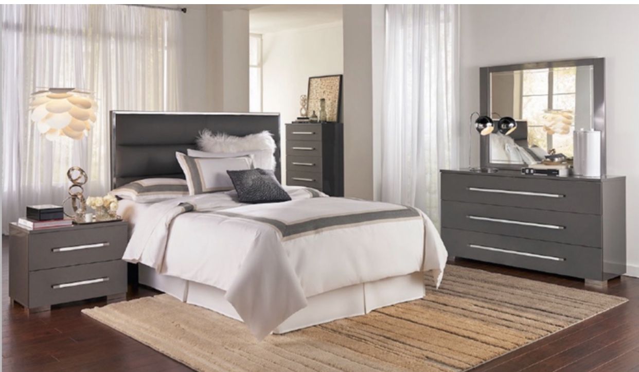 Queen bedroom set