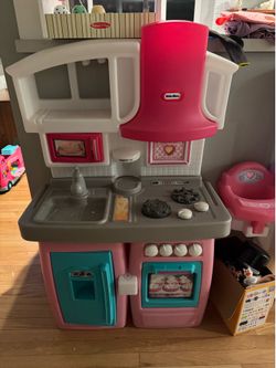 Free play kitchen