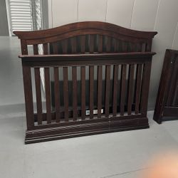 Crib/ toddler Bed/ Full Bed