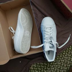 Adidas  Sz 9 Like New Athletic Shoes REDUCED!!