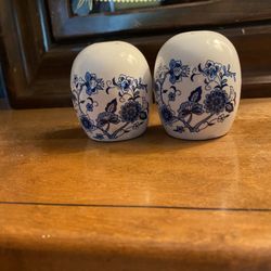 Beautiful Ceramic Delft Salt and Pepper Shakers