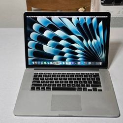 Apple MacBook Pro (Intel Core i7)