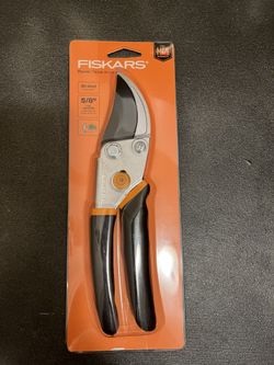 Garden Tools. Gloves. Pruners. Weeder. Saw. 