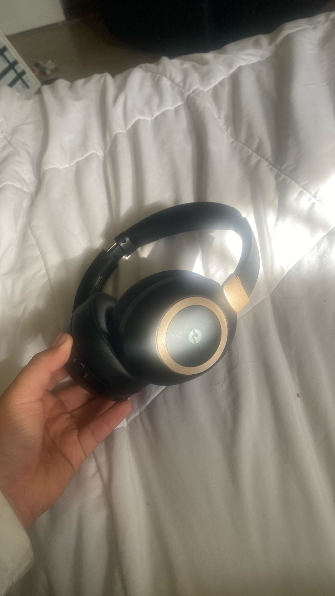 Active Noise Cancelling Headphones, 100H Playtime Headphones Wireless Bluetooth, Bluetooth Headphone with Mic, Over Ear Wireless Headphone with Deep B