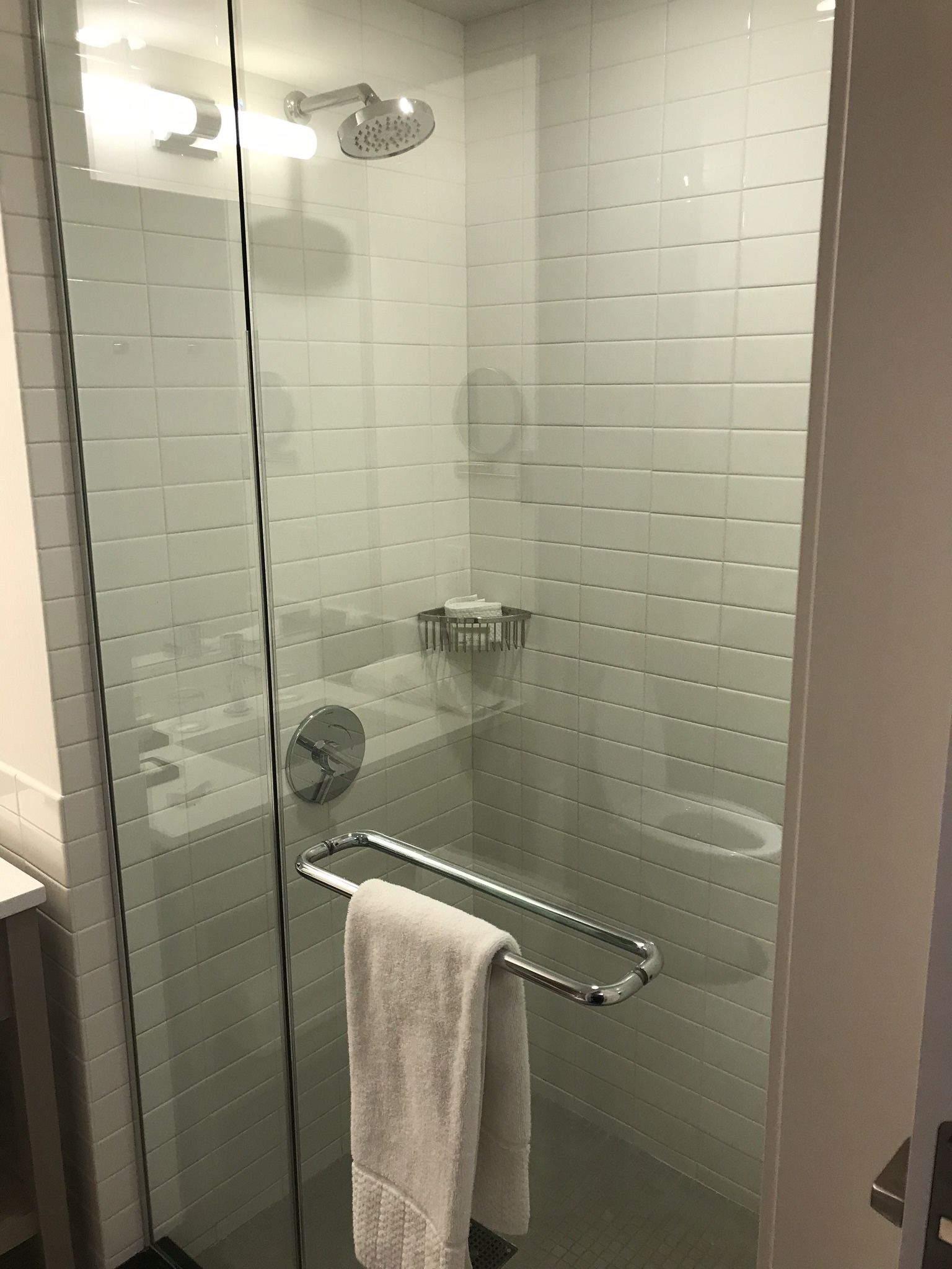 1946 Lincoln V-12 Radiator may need repair