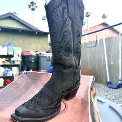 Black Cowboy Boots