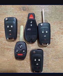 Keys And Remotes Llaves Y Controles Cut and Programmed On Site