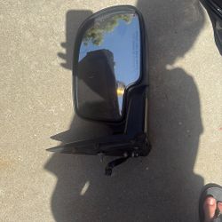 2003 Suburban Passenger Mirror Right Side
