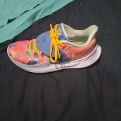Nike KYRIE LOW 3 TIE DYE SIZE 9
