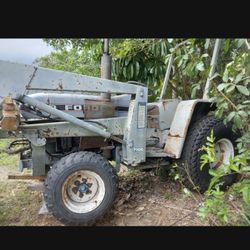 Ford 520  Diesel Tractor Loader W/Pto
