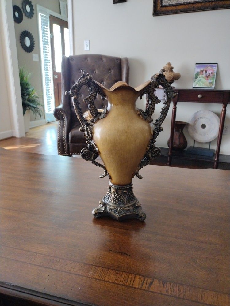 2 Gothic Vases