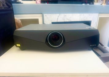 Sony Professional 3LCD BrightEra HDMI Projector – Business/Home Theater – Includes Remote!!