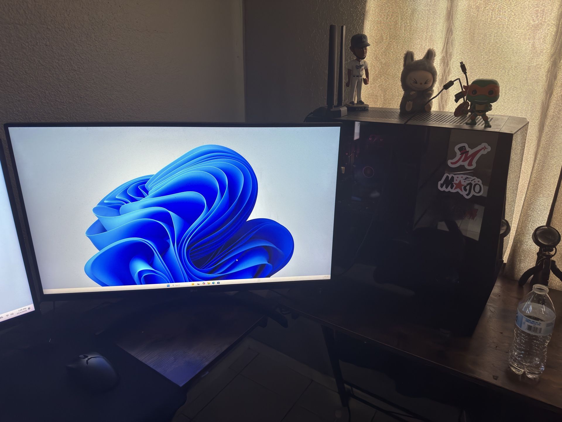 32 inch LG QHD 2k resolution 75hz monitor