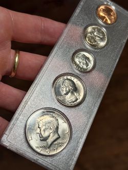 Rare 😵!! 1973-D Brilliant Uncirculated U.S. 5-Coin Set – High Quality BU Coins !