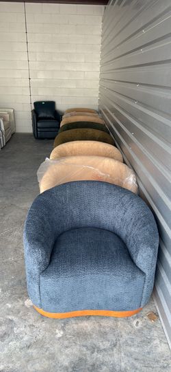 barrel swivel chair