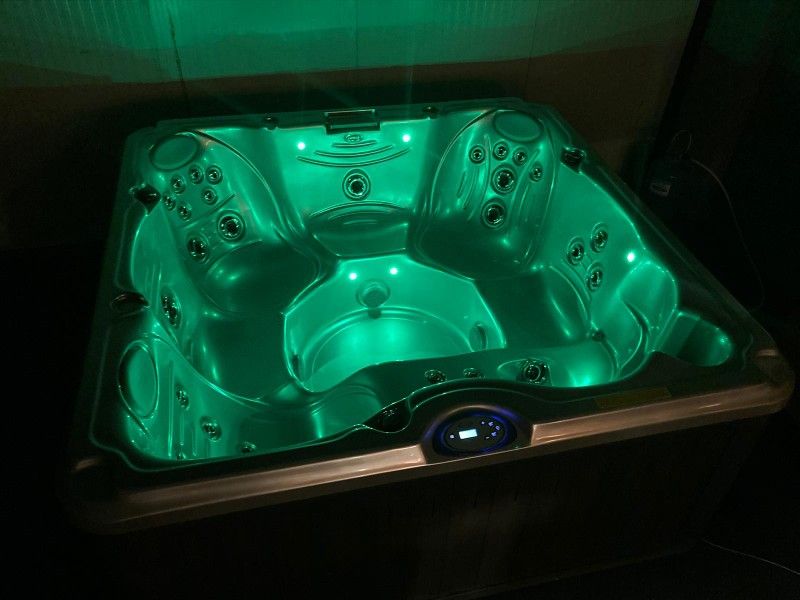 10k 2022 Jacuzzi 235 Spa For 5 Plus ////////////